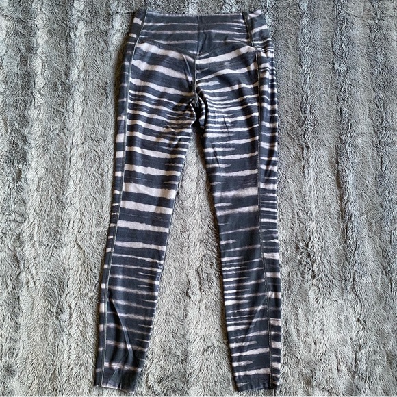 Nike Womens Dri Fit Ten Less One Legend Leggings Medium Gray Stripe Full Length - Picture 3 of 4